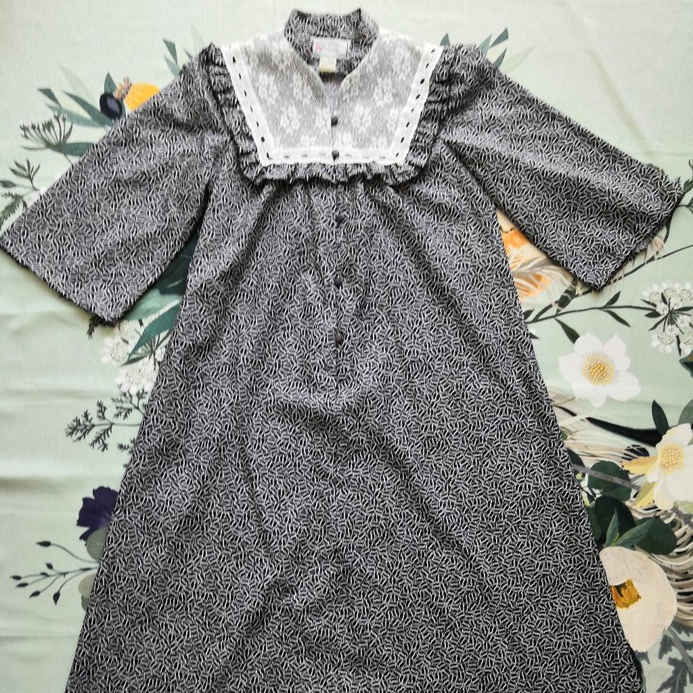 VTG LIBERTY HOUSE Womens Dress Black Geometric Lace Hawaiian Cottage Core Size 6